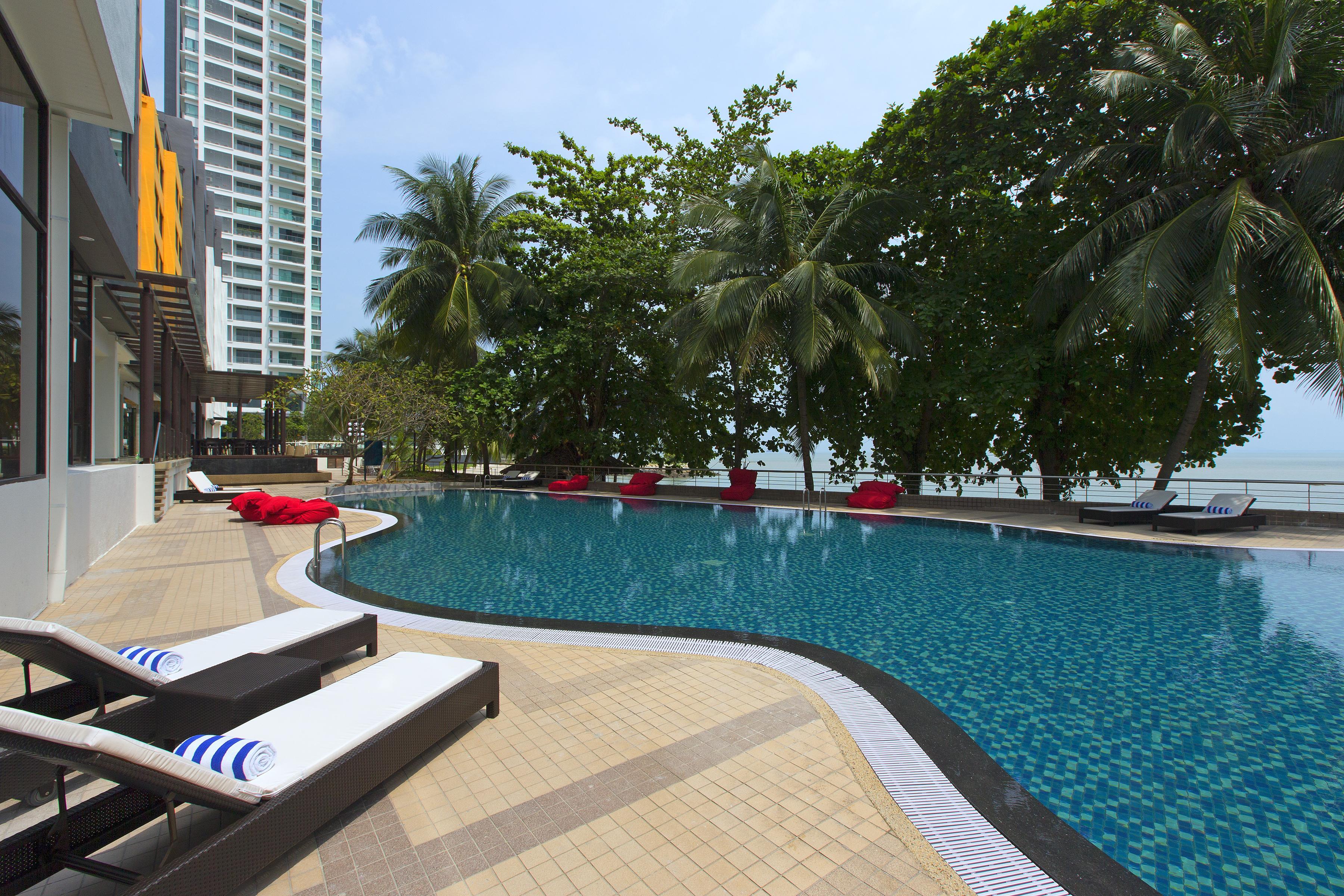 Mercure Penang Beach Tanjung Bungah  Exterior foto