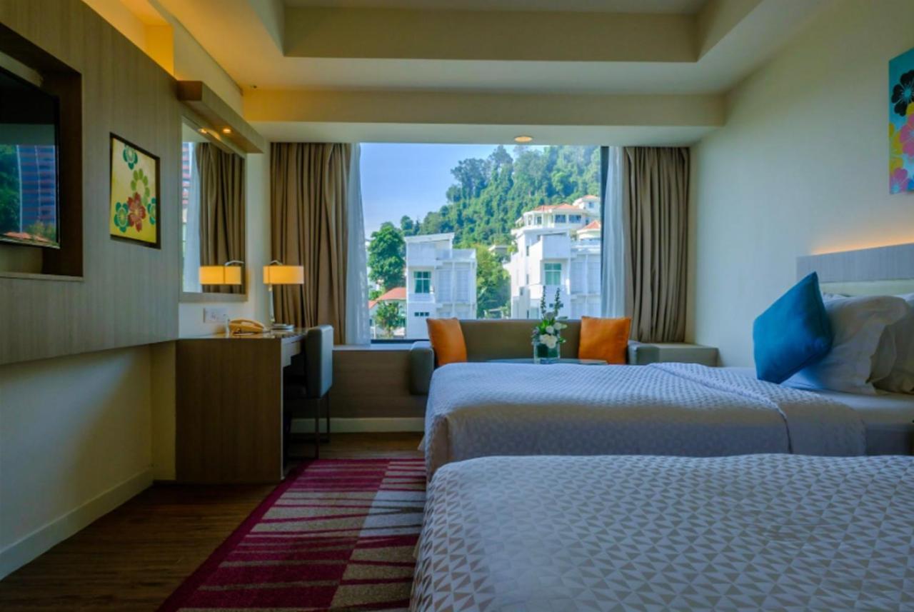 Mercure Penang Beach Tanjung Bungah  Exterior foto