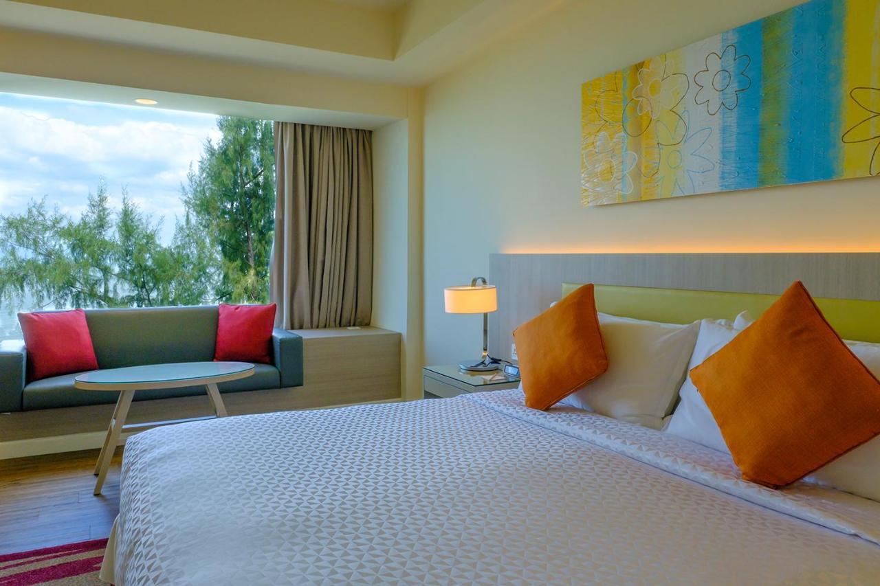 Mercure Penang Beach Tanjung Bungah  Exterior foto