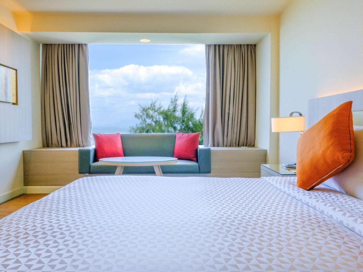 Mercure Penang Beach Tanjung Bungah  Exterior foto